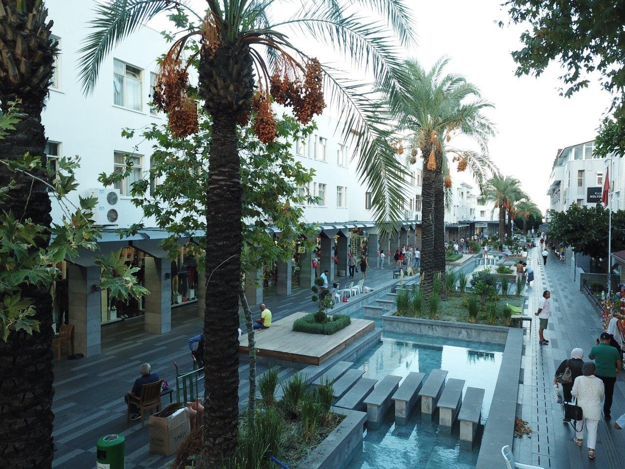 Liman Caddesi ve Atatürk Bulvarı